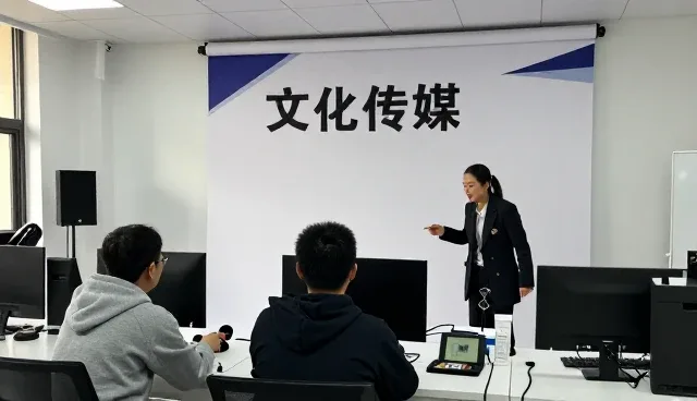 数字人直播融媒体解决方案：选、用、管三步走